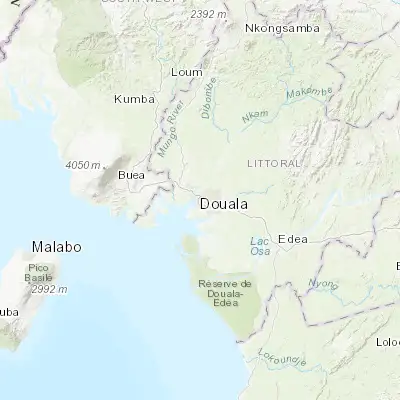 Map showing location of Douala (4.048270, 9.704280)